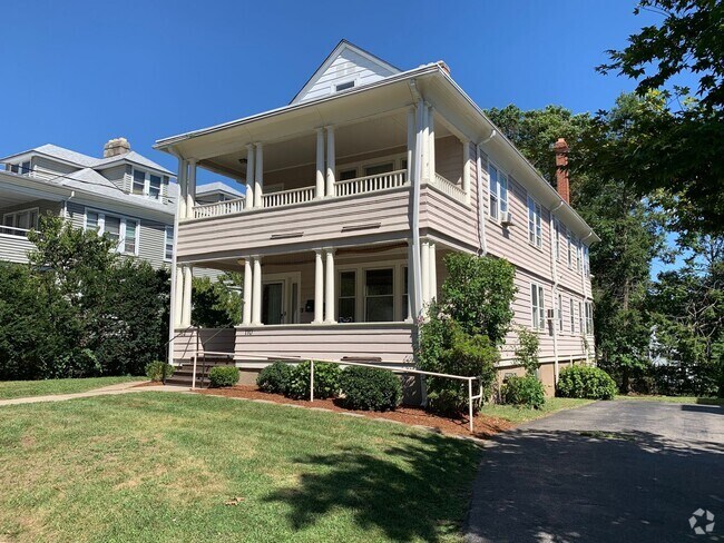 Building Photo - The Grennan Porches Unit The Grennan Porch Rental