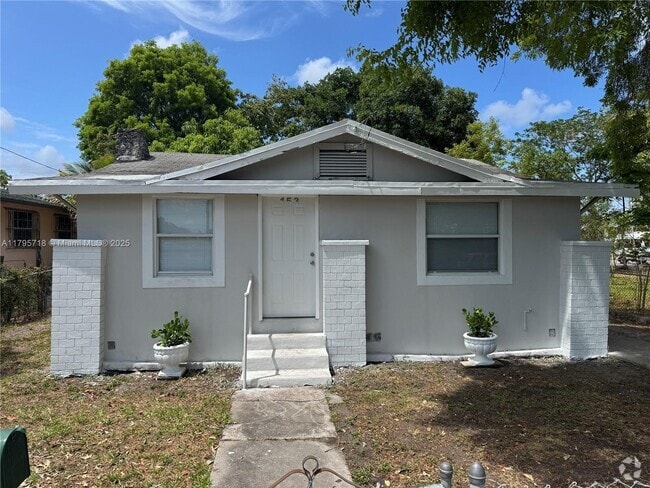 Building Photo - 153 NW 35th St Unit 1 Rental
