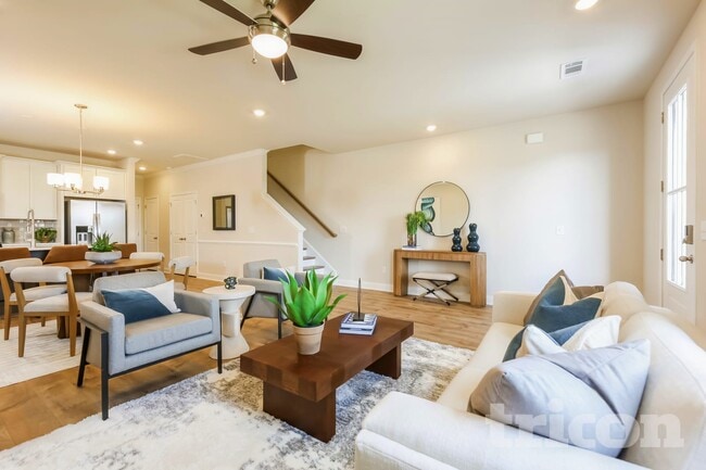 Photo - 18 Beautyberry St