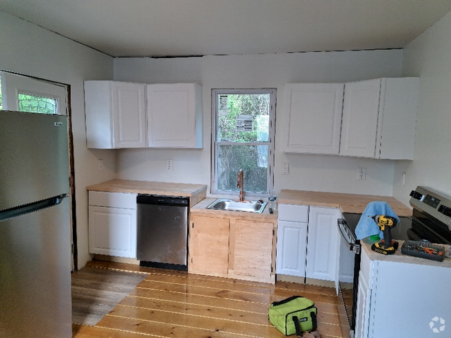 Building Photo - 2335 Milligan Ave Rental