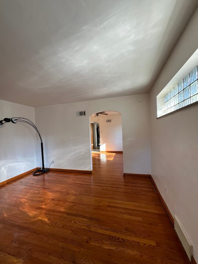 Building Photo - 5924 Arendes Dr Unit 5924