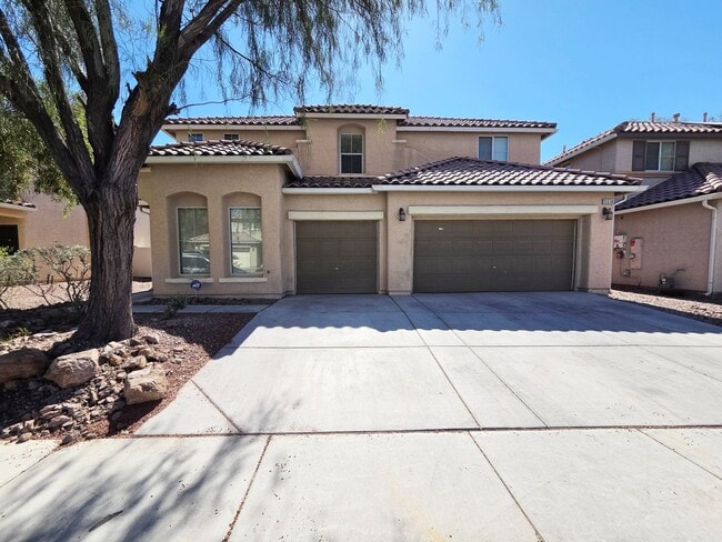 Building Photo - Spacious 4 Bed Home with Loft & 3-Car Garage