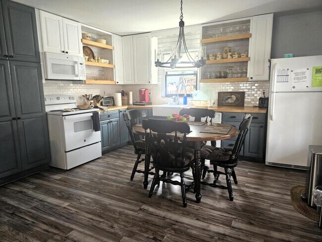 Photo - 162 Black Pine Rd