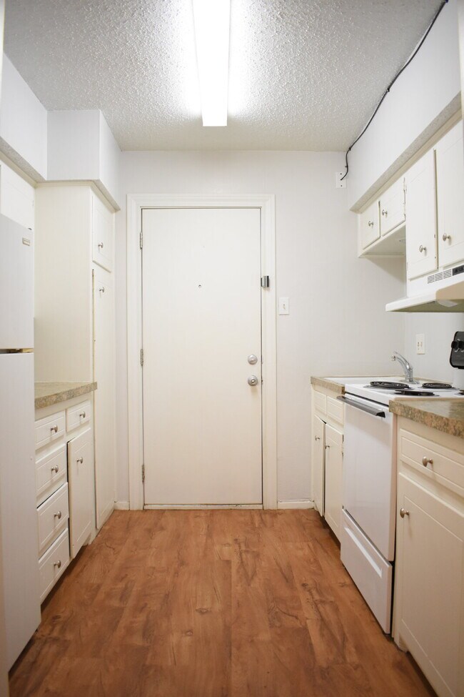 Photo - Updated Duplex in a Wonderful Central Loca...