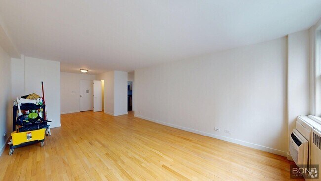 Building Photo - 435 E 79th St Unit 4V Rental