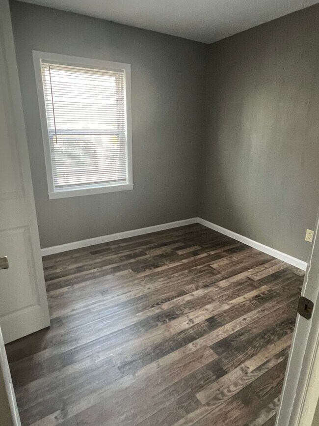 Photo - 617 W Owens St