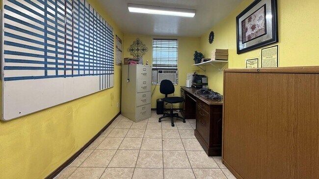 Photo - 7975 Booker St