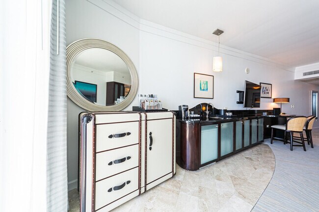 4391 Collins Ave Unit SI ID1540524P
