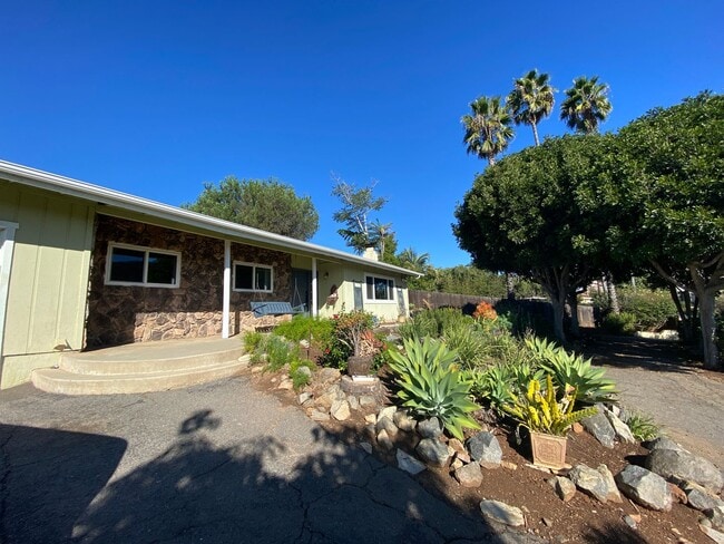 Building Photo - Great 3 Bedroom Ranch Style Home in North Vista!