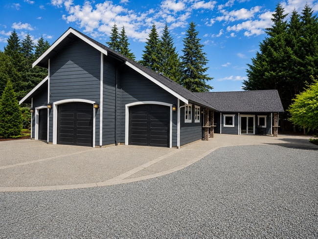 Building Photo - Spacious 3BD Rambler