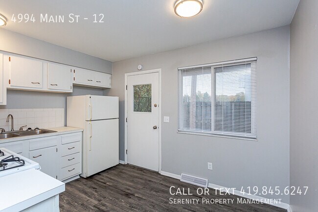 Photo - 4994 Main St Unidad 12