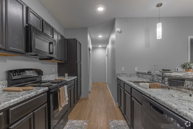 B1 2BR, 2BA - 812SF - Kitchen - The Annex of Ruston