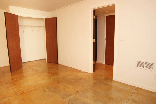 Photo - 318-320 W Myrtle Unit 318 #2