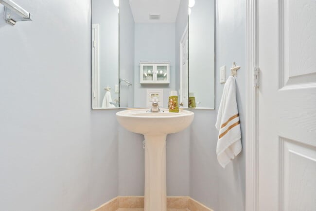 Photo - 602 Mariner Bay Blvd