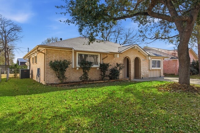 Photo - 13627 Greenway Dr