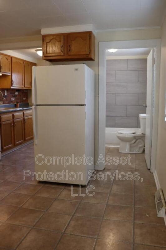 Photo - 718 Turner St