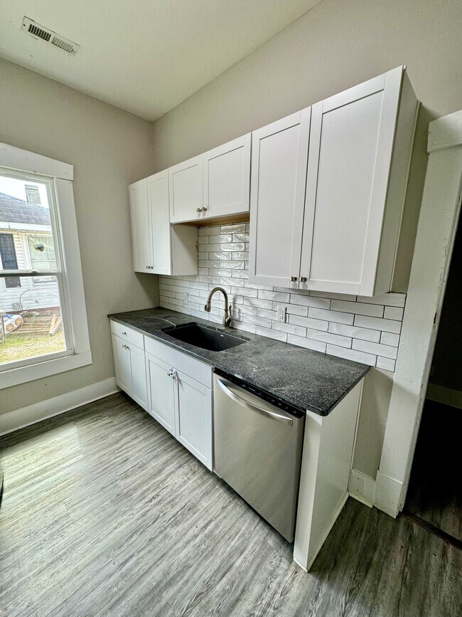 Photo - 505 N Houston St