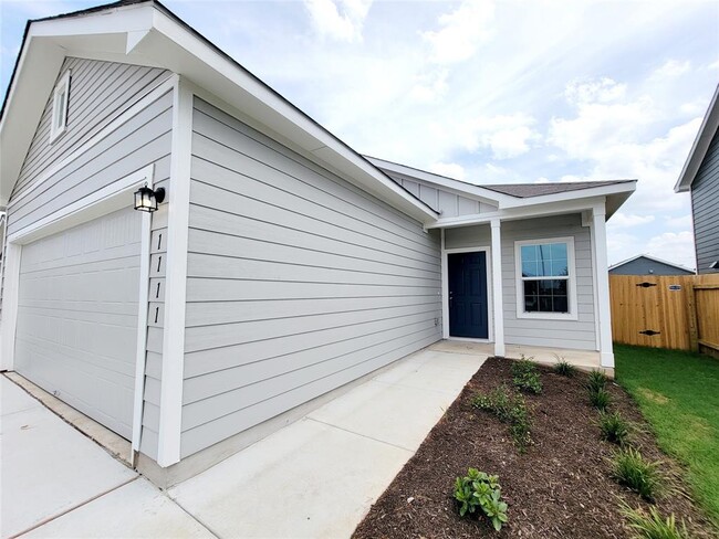 Photo - 1111 Cattail Ln