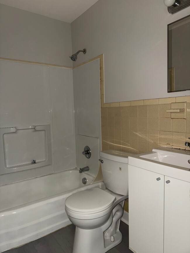 Photo - 2412 Azalea Garden Rd Unidad 212