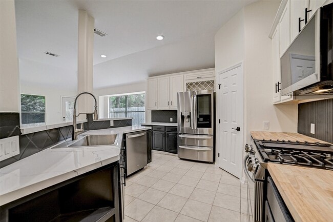 Photo - 70 Camber Pine Pl