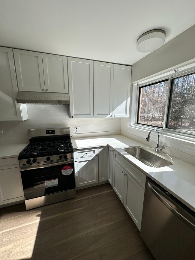 Photo - 10619 Weymouth St Unit W-3