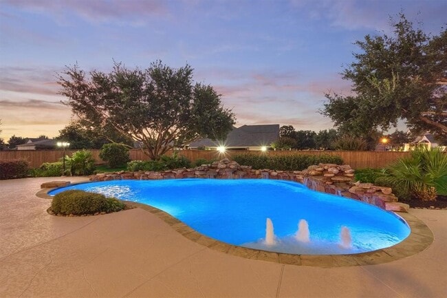 Building Photo - 20806 E Cameron Ridge Dr