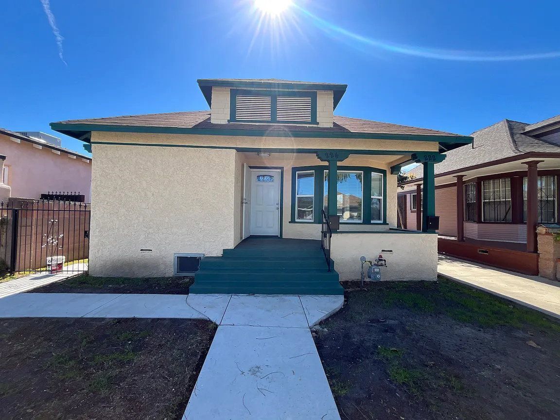 Photo - 224 E 65th St