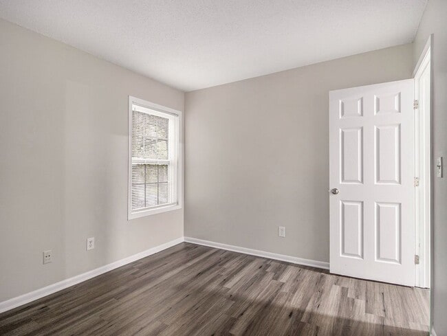 Photo - 3599 Woodbriar Cir Unidad A