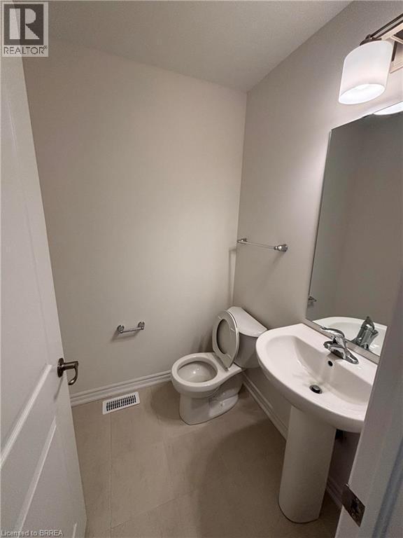 Photo - 620 Colborne St W