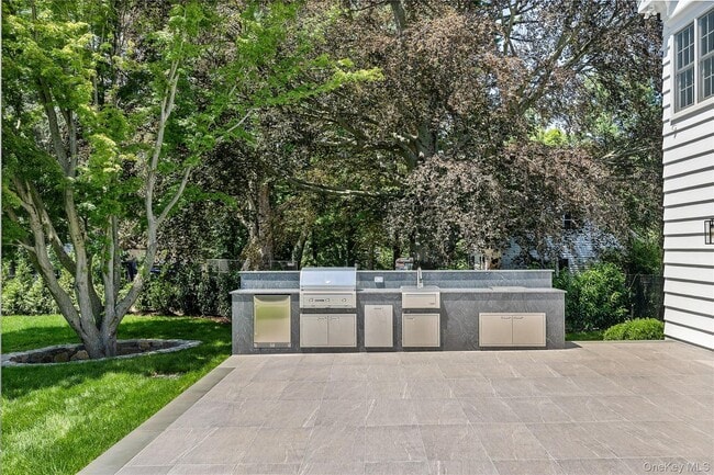 Photo - 42 Mamaroneck Rd