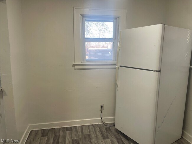 Photo - 958 E Wilbeth Rd Unidad Lower