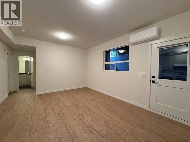 Photo - 11052 Lockwood St