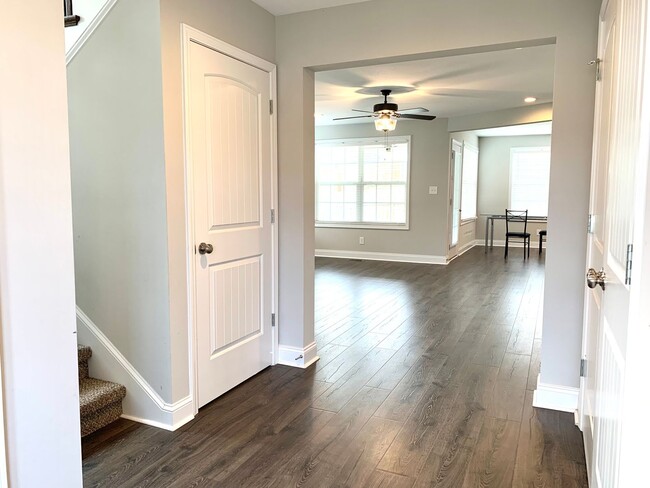 Photo - 712 Banister Dr