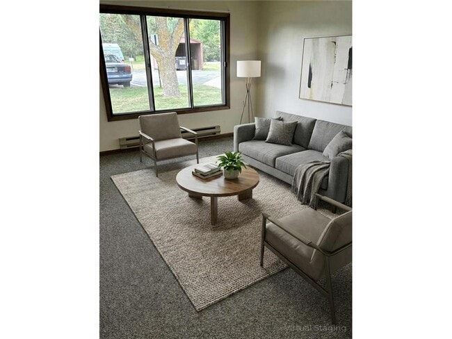 Photo - 102 Madison Ave N Unidad #14