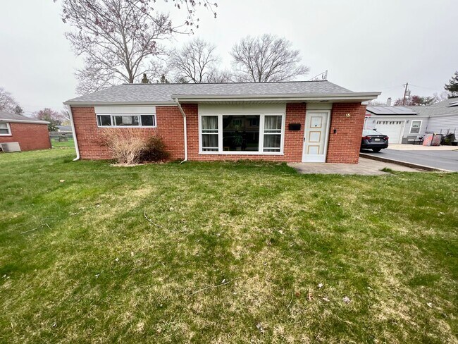 Building Photo - Stunning 2-Bedroom Ranch in Plymouth Meeti... Rental