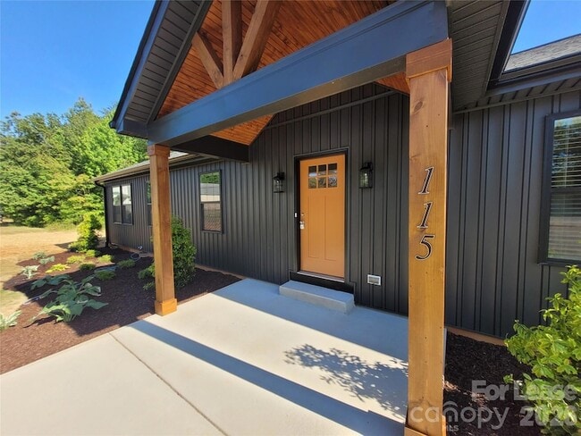 Photo - 115 Dorchester Ln
