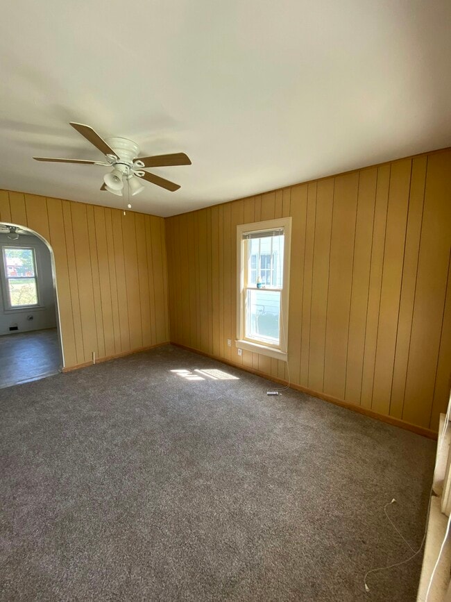Photo - 205 Kansas St S