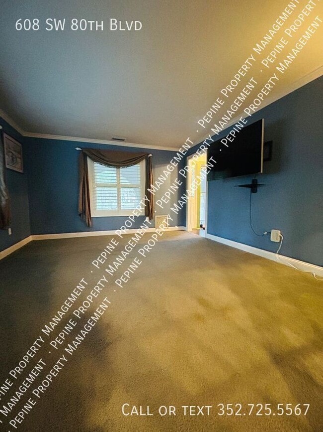 Photo - 608 SW 80th Blvd
