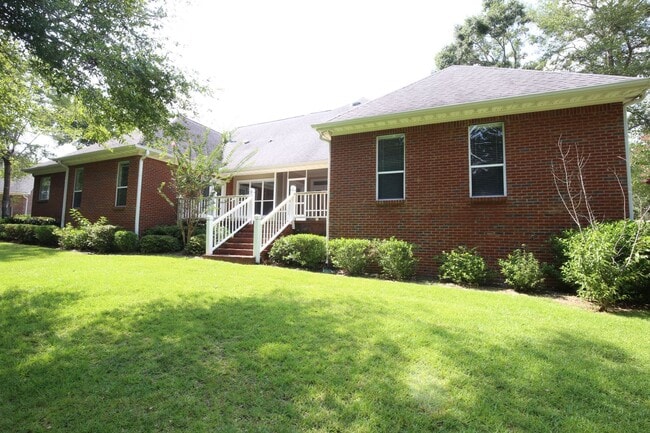 Photo - 212 North Cir