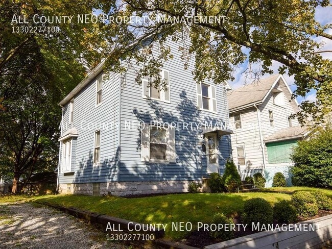 Building Photo - 1278 Girard St Rental