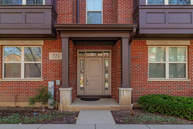 Photo - 721 Summit Ln