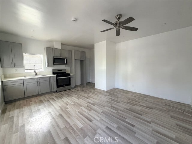 Photo - 1020 W 67th St