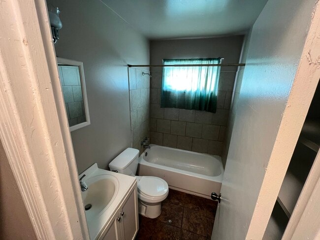 Photo - 1958 Kenny St