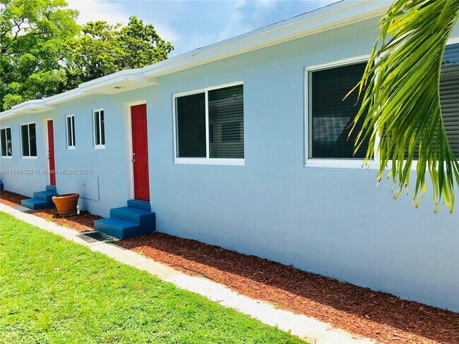 Building Photo - 1949 Funston St Unit 1-2 Rental