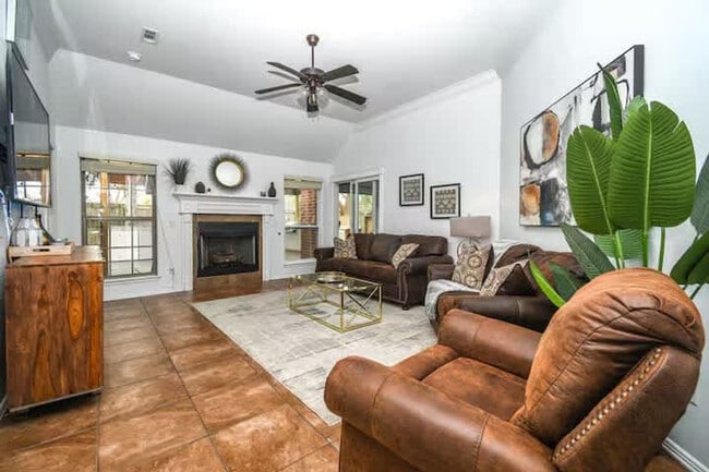 Building Photo - 731 Cypress Ct