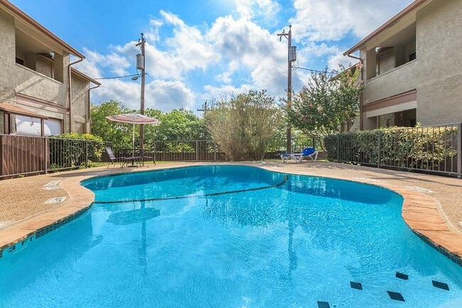 Photo - Austin Woods