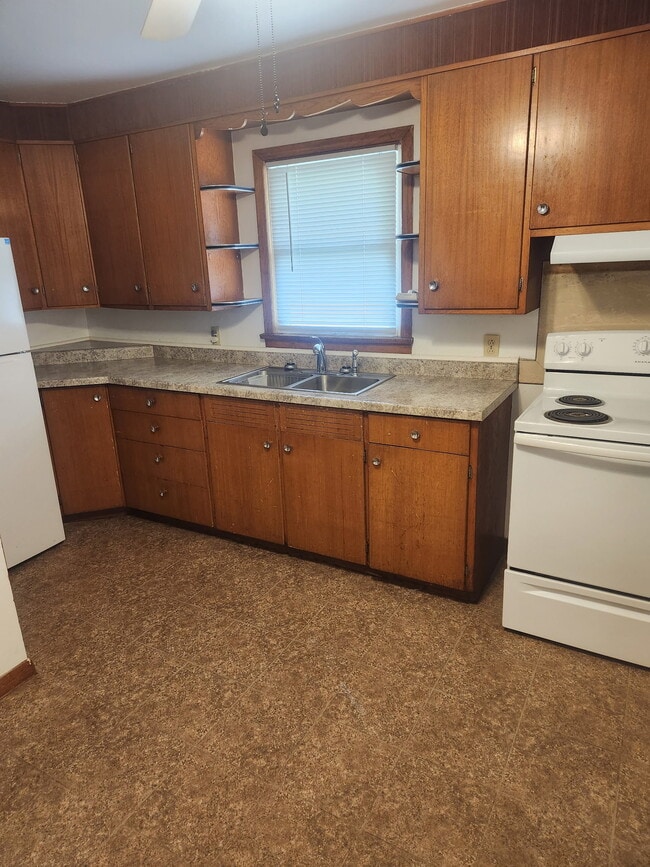 Photo - 5063 Main St Unit 2