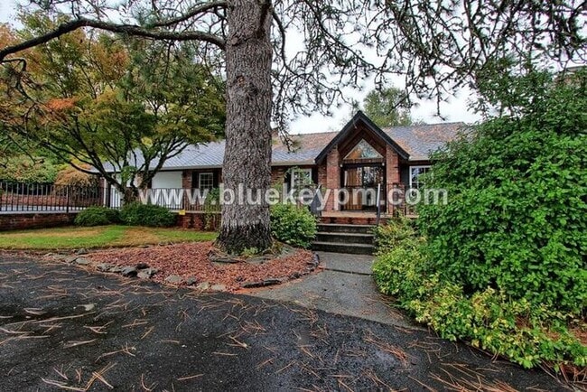 Photo - 3 Bed, 2 Bath, 1 Acre Home in Ridgefield, WA