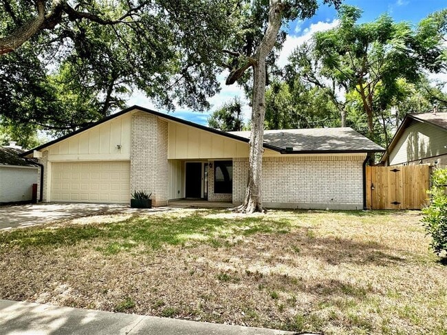 Building Photo - 4805 Gerona Dr