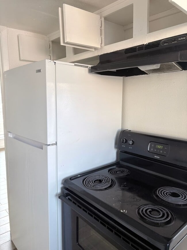 Building Photo - 6200 W Tidwell Rd